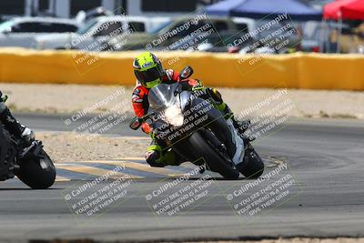 media/Apr-10-2022-SoCal Trackdays (Sun) [[f104b12566]]/Turn 2 (1135am)/